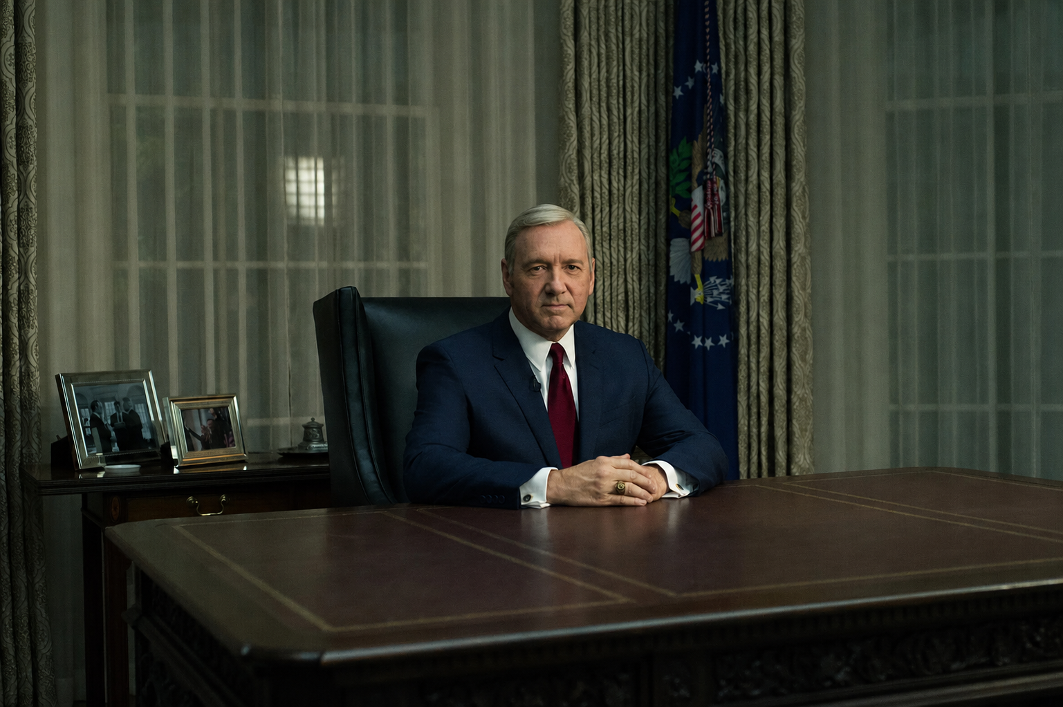 President Underwood looking up